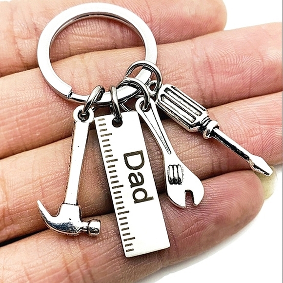 NWOT Stainless Steel "Dad" silver plated tool charm keyring. - Picture 2 of 5